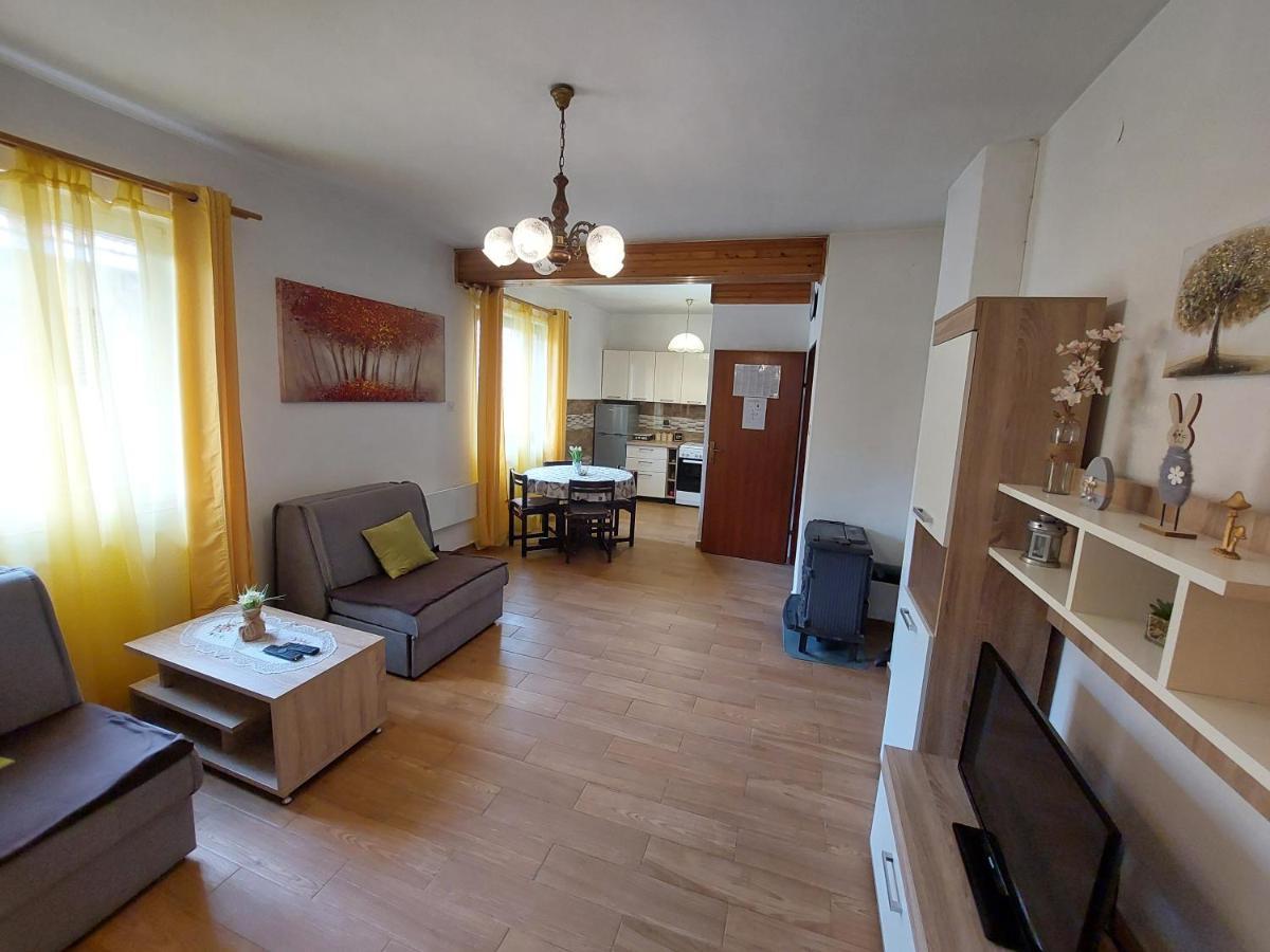 Apartman Rozmari 洛克维 外观 照片
